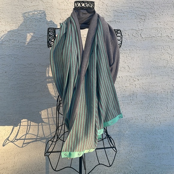 Lululemon Vinyasa Scarf 
Parallel Stripe Menthol Heathered Slate - Picture 6 of 7